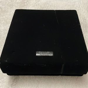 CHANEL jewelry box or make-up box 🤗